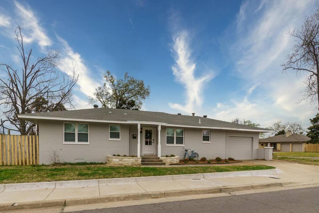 Casa de férias 3 Bedroom Newly Remodeled With Farm Style Decor Oklahoma City