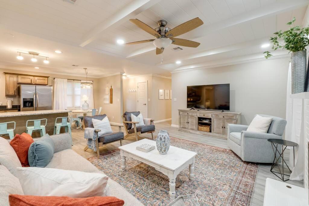 3 Bedroom Newly Remodeled With Farm Style Decor Oklahoma City