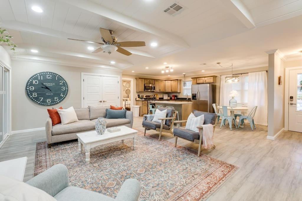 3 Bedroom Newly Remodeled With Farm Style Decor Holiday home